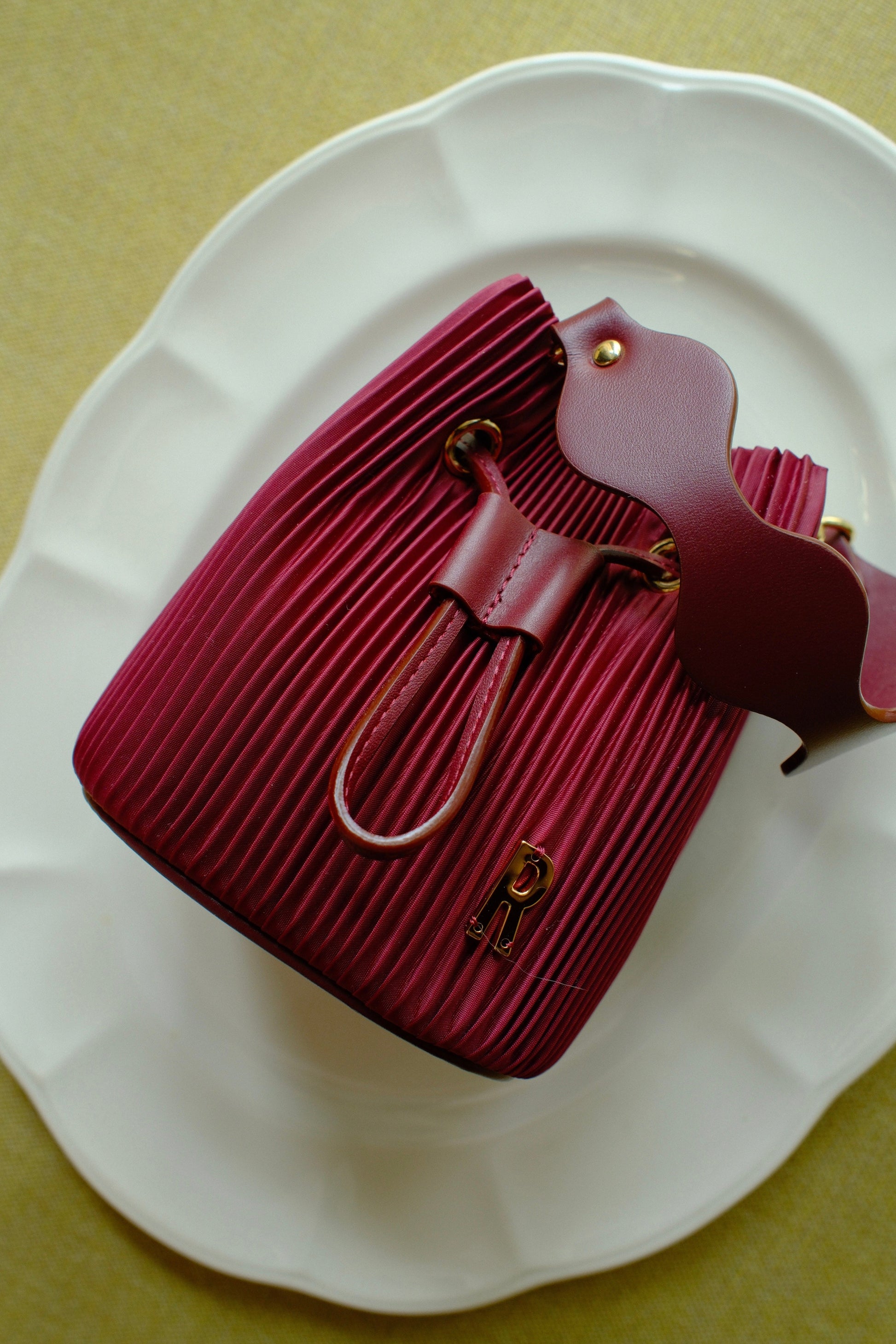 Bucket Micro Mangosteen