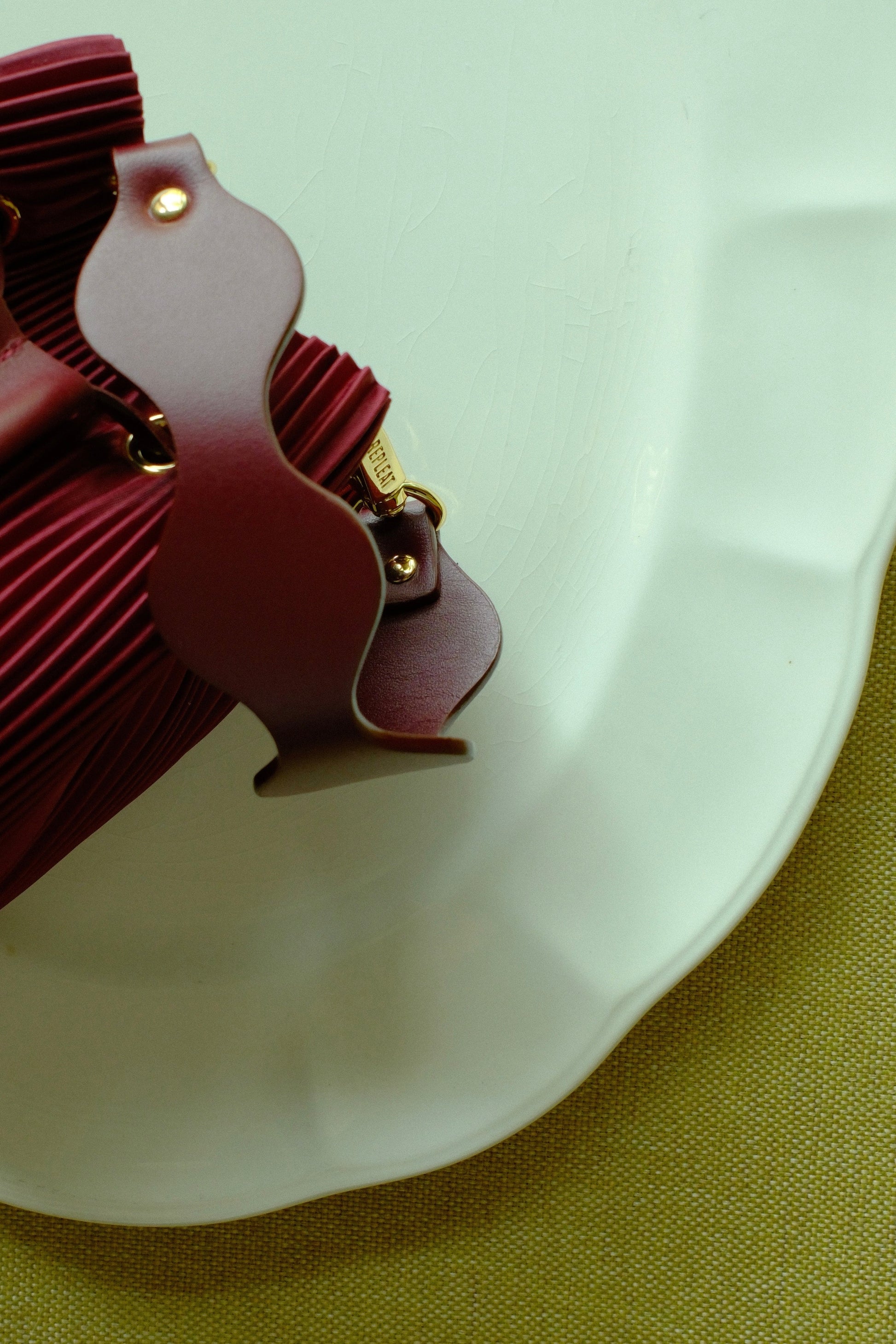 Bucket Micro Mangosteen